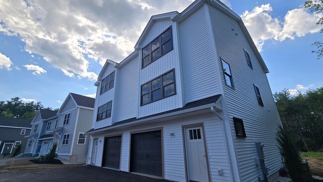 Building Photo - 17 Birch Hl Ln