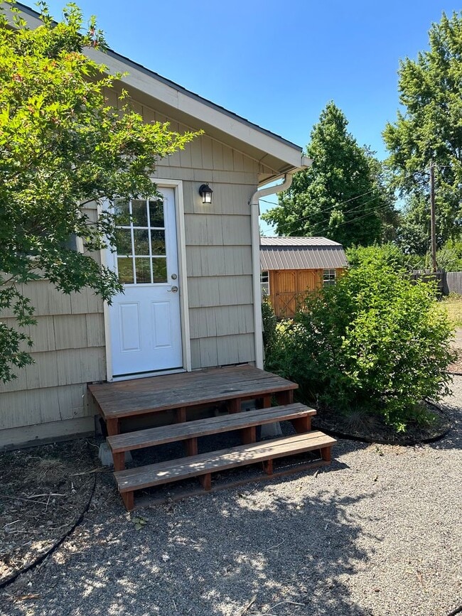 Photo - Charming 2 bedroom 1 bath house!