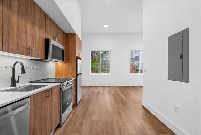 Photo - 650 SW 1st St Unidad 102