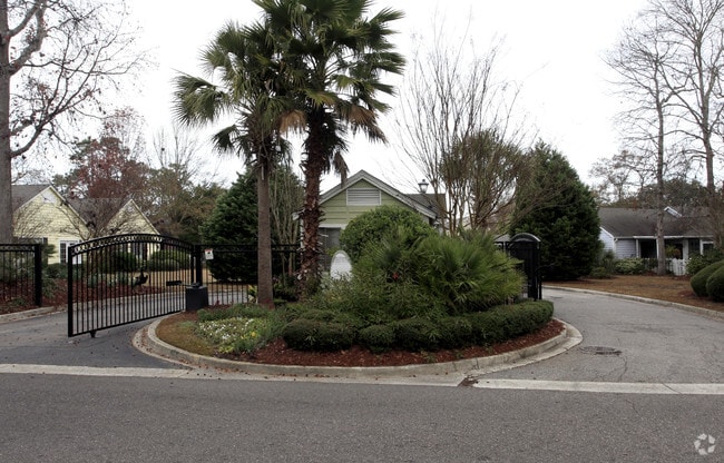 Entrada al pueblo - Cooper River Villages