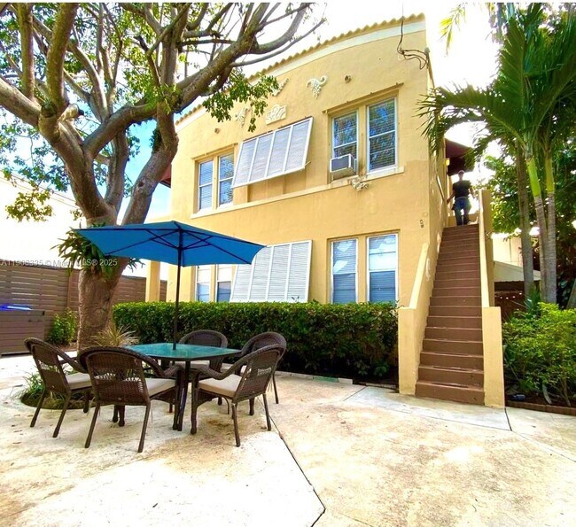 Building Photo - 578 NE 62nd St Unit 2