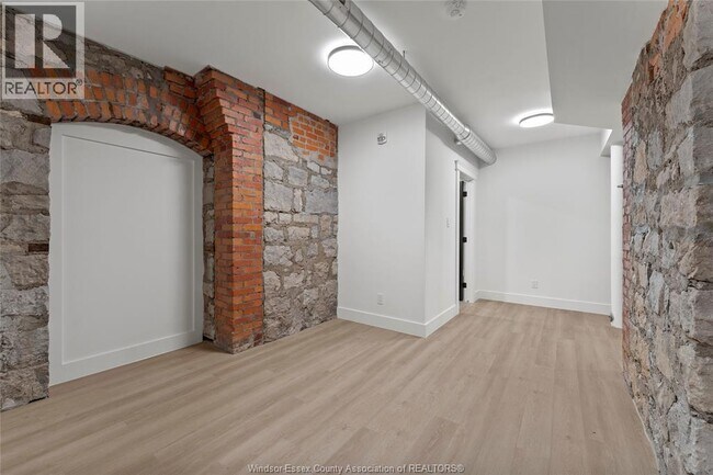 Photo - 247 Brock St Unité 102