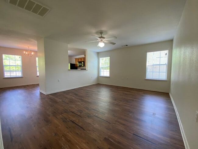 Photo - 4 Bedroom in Thaxton Place