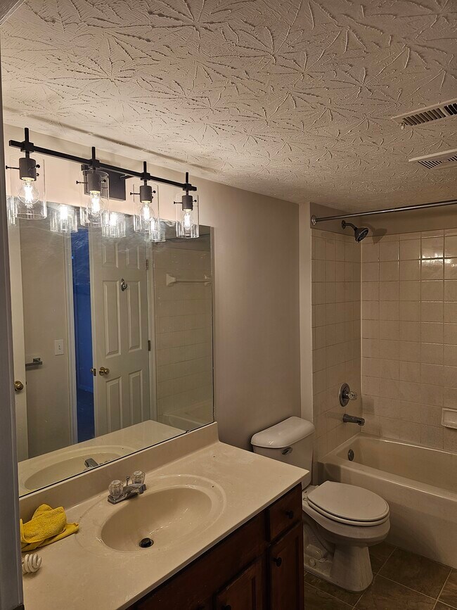 Photo - 251 Doublegate Dr Unit 251 Doublegate Dr F