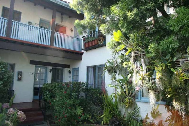 Building Photo - 1109 Masselin Ave Rental