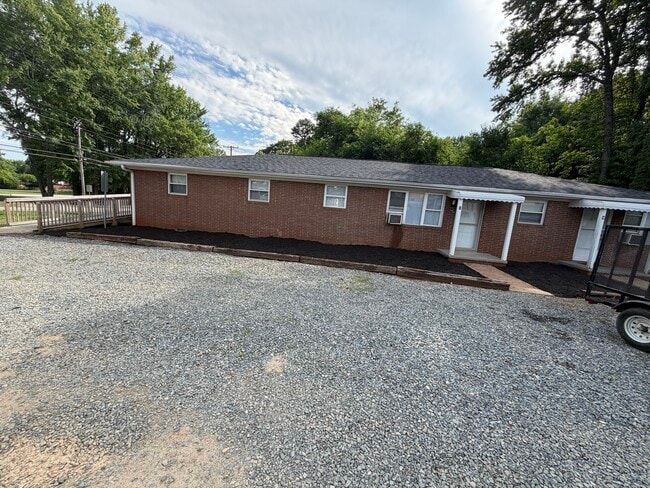 Building Photo - 1604 N Long St Unit 1
