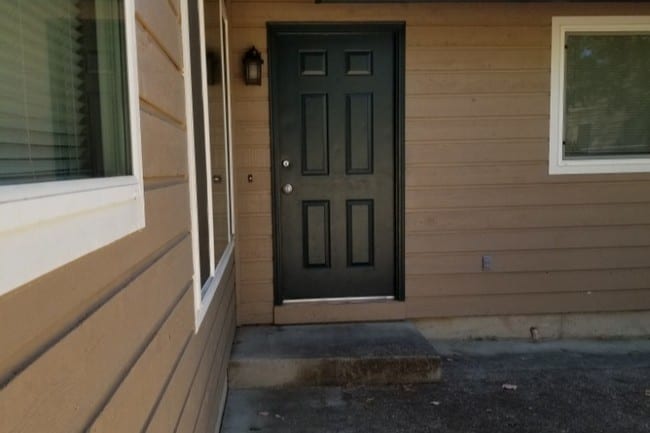 Entry - 3324 NE Lancaster St Unit Apt 1