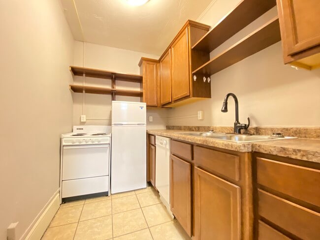 Photo - Raymond Apartments