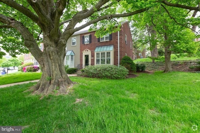 Building Photo - 4856 Bradley Blvd Rental