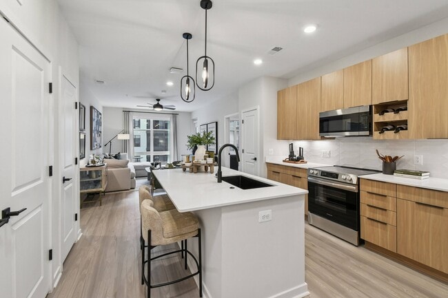 Photo - Aventon Moorefield