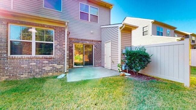 Photo - Inviting End Townhome with Loft, Granite Kitchen & 2-Car Garage , Near RTP, RDU, I-40 & I-540