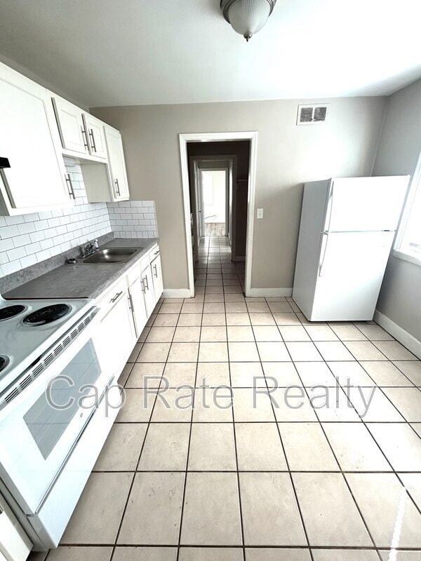 Photo - 1051 Republic Ave