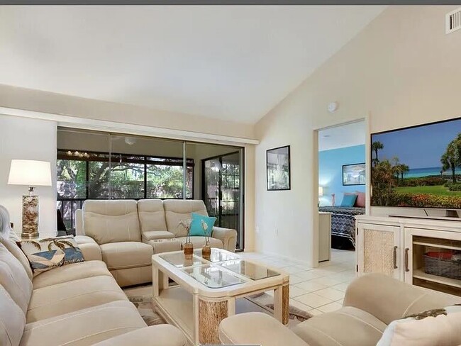 Photo - 4863 Winslow Beacon Condo Unit 4863