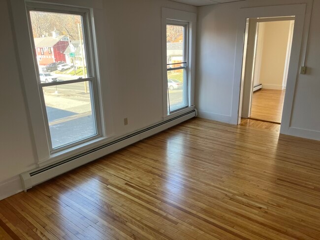 Nice size living room with hardwood floor - 281 Main St Unit 2