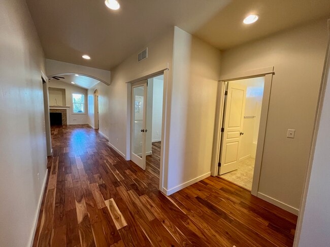 Photo - 120 S Voyage Ave