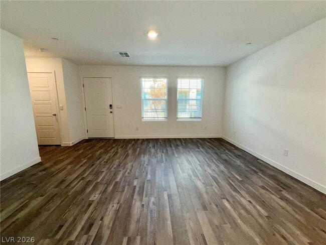 Photo - 913 Rosy Starling St
