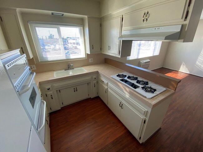 Kitchen - Unit 10 (2nd floor)