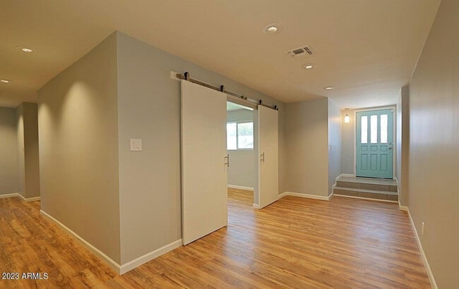 Photo - 14 E Balboa Dr