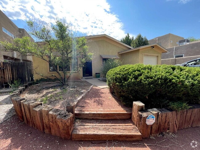 Building Photo - Nob Hill! 2bd/1ba/1CG Gorgeous! Rental