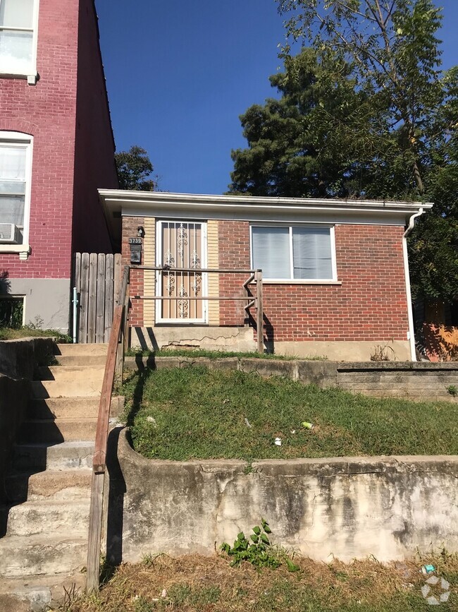 Building Photo - 2Bed/1Bath HOME!!!