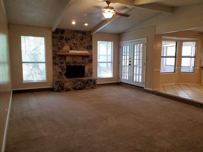 Photo - 4200 Pyracantha Dr