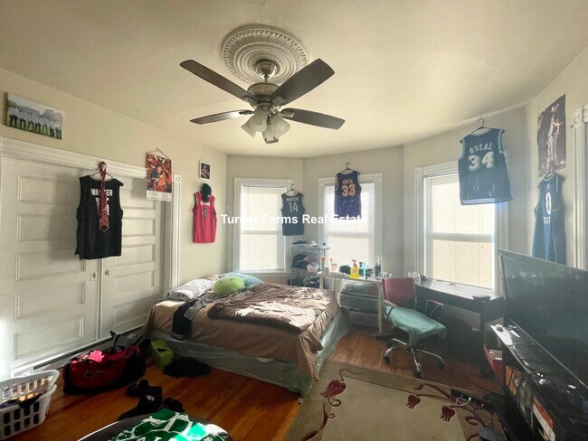 Photo - 89 Hillside St