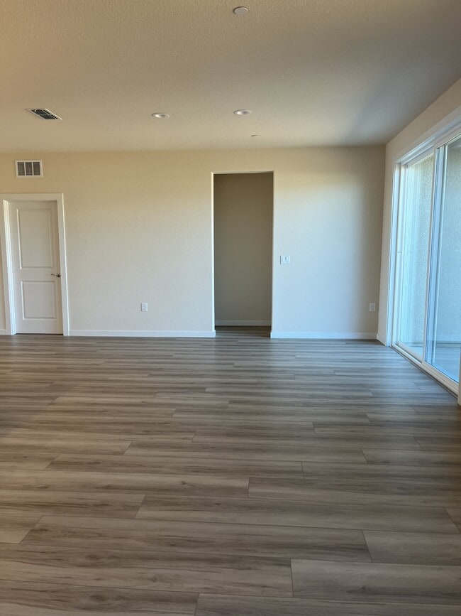 Photo - 1765 Lockwood Dr