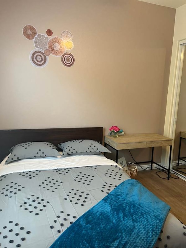 Photo - 1685 Rose Ave