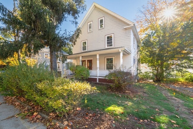 Building Photo - 166 Elliot St Unit 2