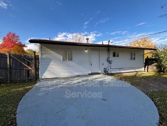 Photo - 4910 Porterfield Dr