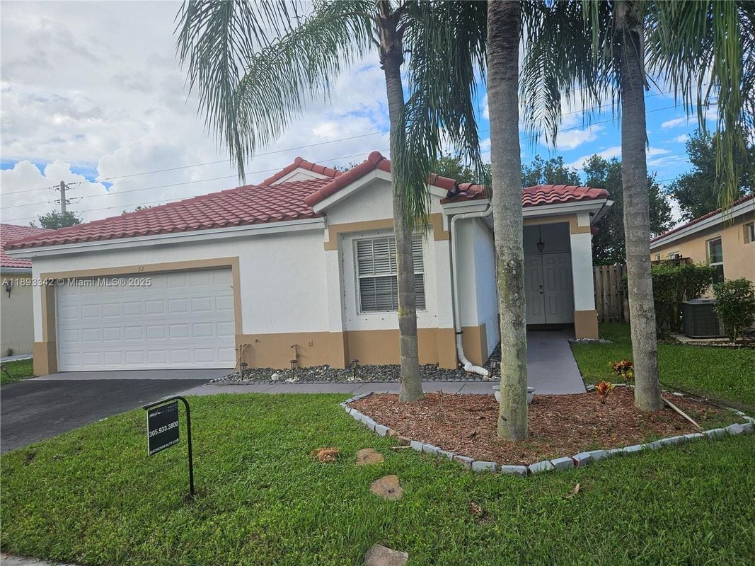 Photo - 32 Gables Blvd Unidad SINGLE