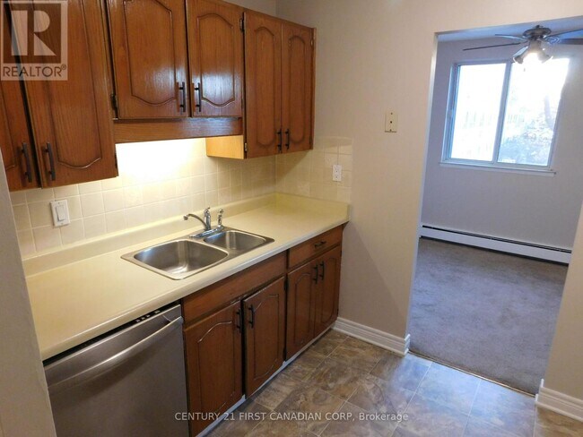 Photo - 440 Central Ave Unité 205