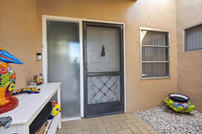Photo - 8256 Summerbreeze Ln