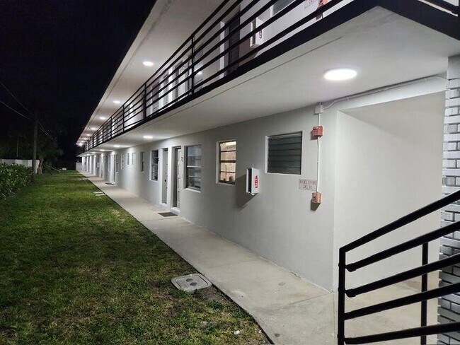 Photo - 6150 SW 37th St Unit 000