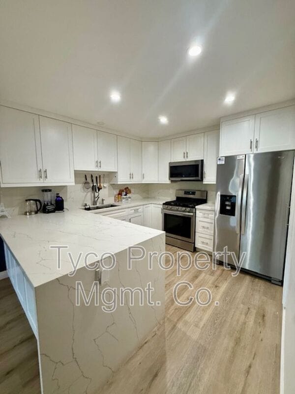 Building Photo - 1720 Melrose Ave Rental