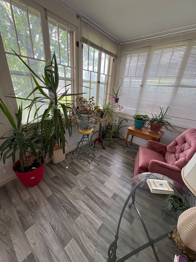 Photo - 1126 Broadway St