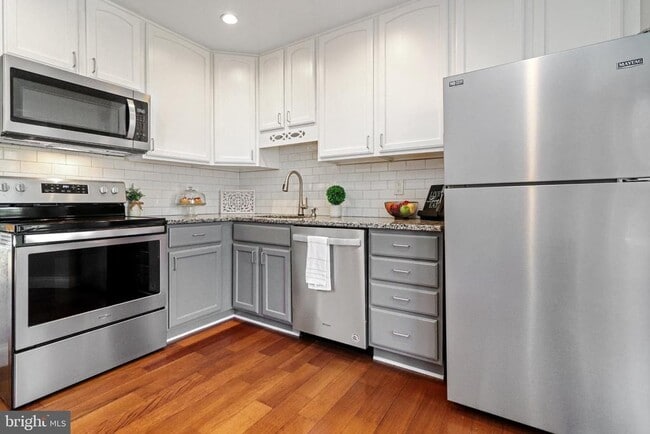 Photo - 9533 Ashbridge Ct