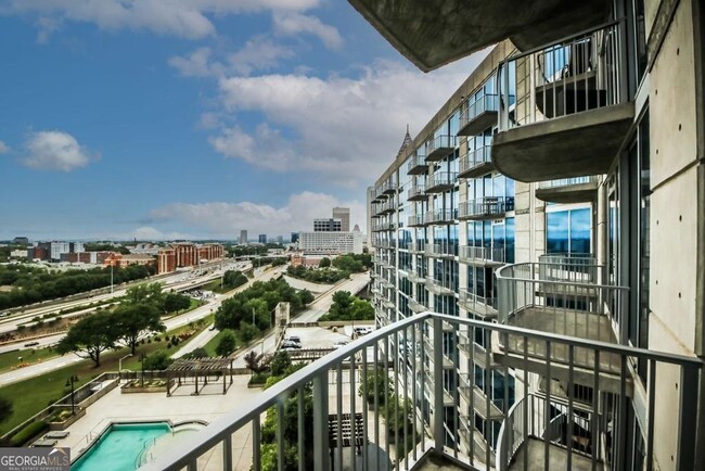 Photo - 400 W Peachtree St NW Condo Unit 2909