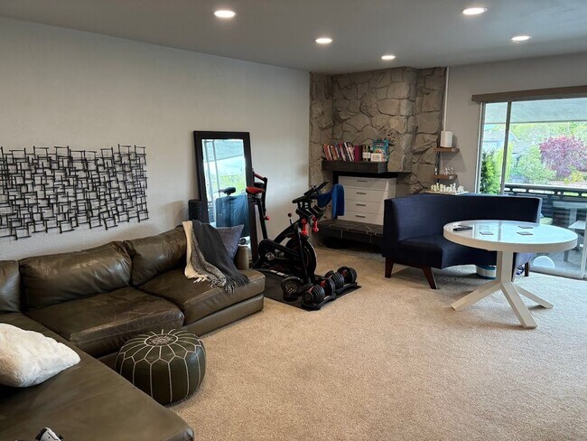 Photo - 339 Broadway