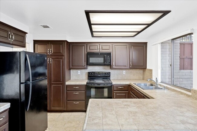 Photo - Escondido 2 bed 2.5 bath condo for lease Unit 19