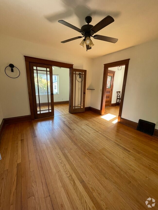 Building Photo - 210 S Academy St Rental