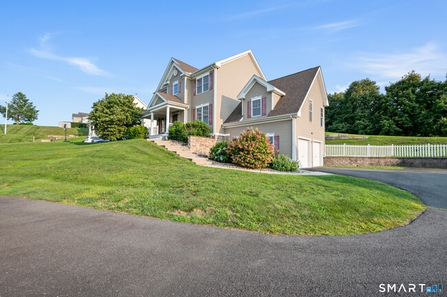 5 Rolling Hills Dr