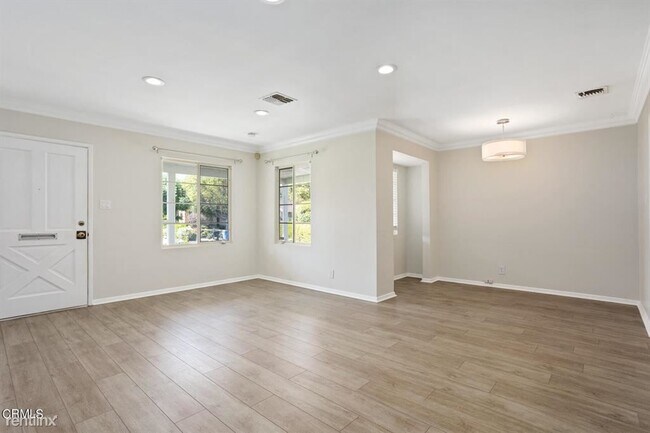 Photo - 3 br, 1.5 bath House - 400 San Antonio Rd