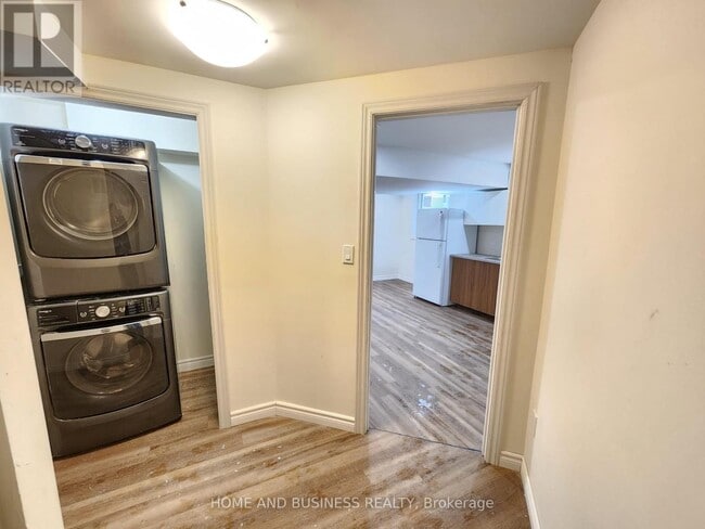 Photo - 971 Fogerty St