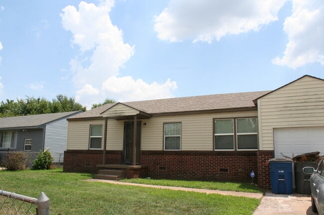 Photo - 150 W 50th Pl N