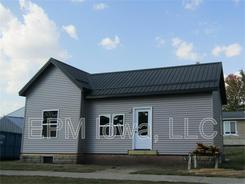 Photo - 104 9th St NE