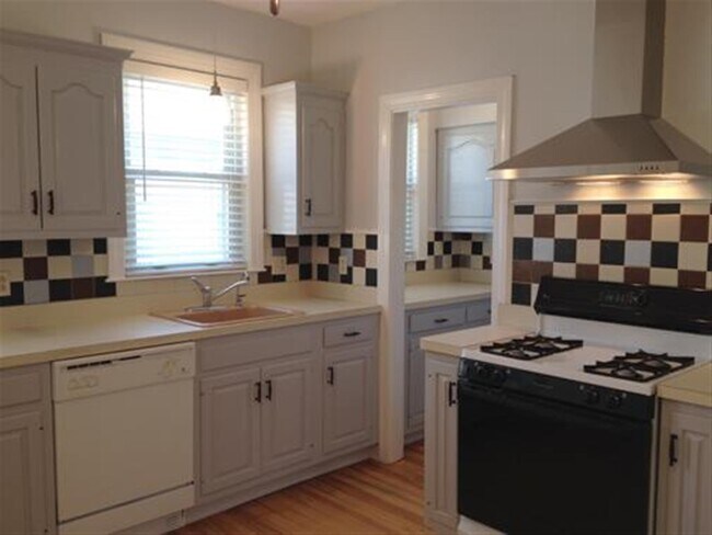 Photo - 35 Frederick Ave Apartments Unit 2