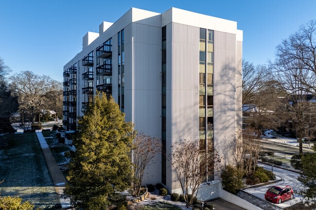 The Queen's Oaks - Queen's Oaks