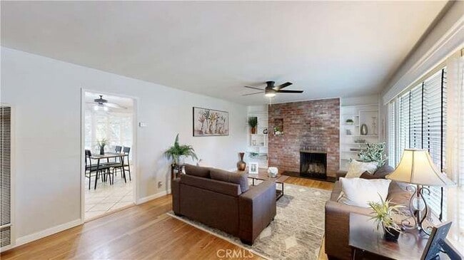 Photo - 439 Stanford Dr