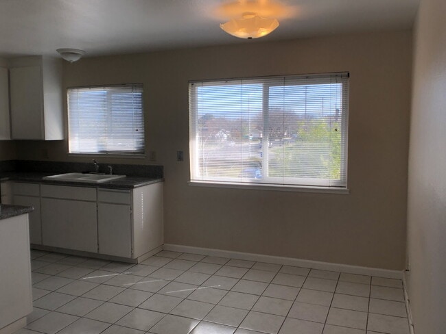 Photo - Convenient Santa Clara Location Unit 4